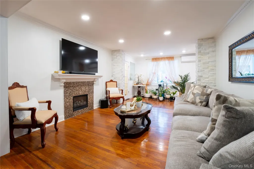 1925 Radcliff Avenue Bronx NY 10462