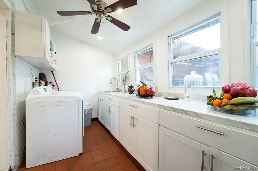 1925 Radcliff Avenue Bronx NY 10462
