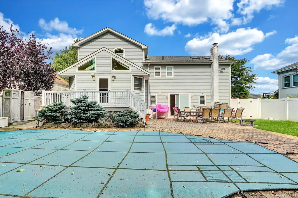 2070 Beverly Way Merrick NY 11566