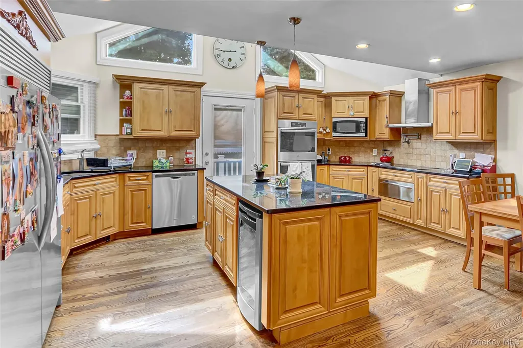 2070 Beverly Way Merrick NY 11566