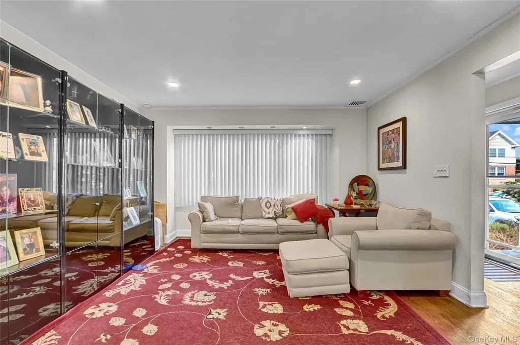 2070 Beverly Way Merrick NY 11566