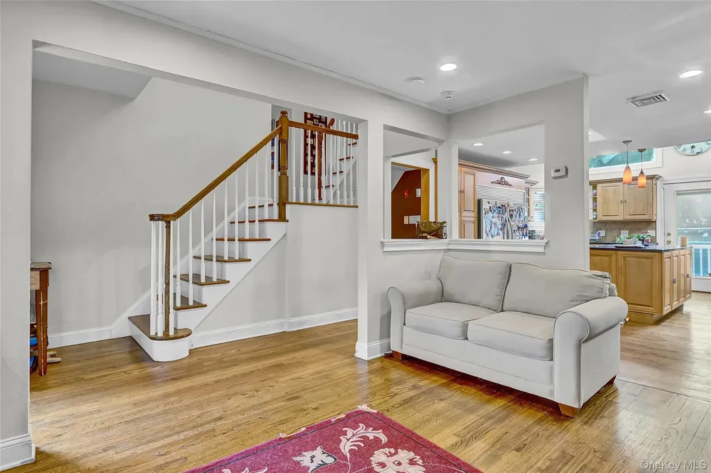 2070 Beverly Way Merrick NY 11566