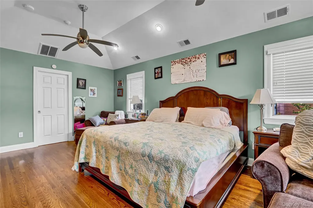 2070 Beverly Way Merrick NY 11566