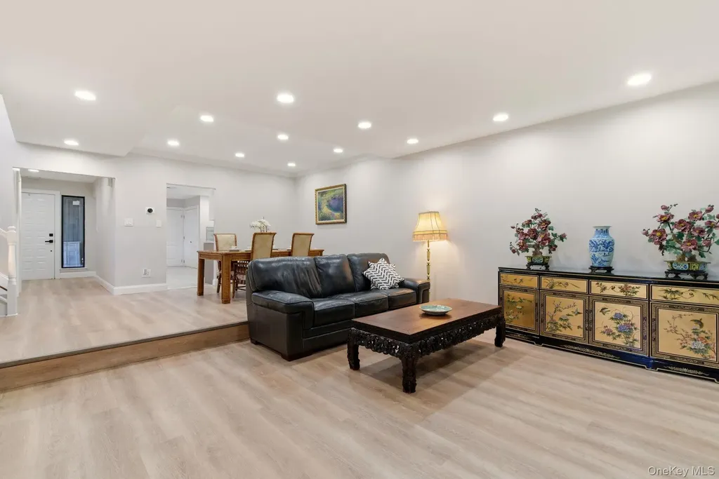 261 Vista Drive Jericho NY 11753