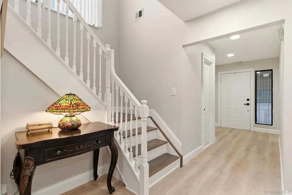 261 Vista Drive Jericho NY 11753