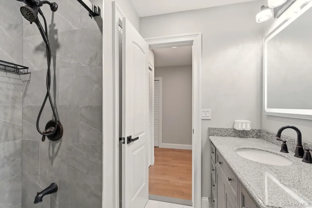261 Vista Drive Jericho NY 11753