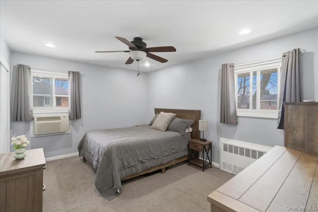 205 Edmunton Drive North Babylon NY 11703