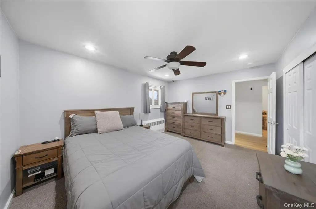 205 Edmunton Drive North Babylon NY 11703