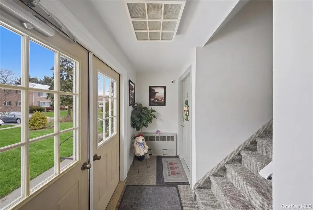 205 Edmunton Drive North Babylon NY 11703