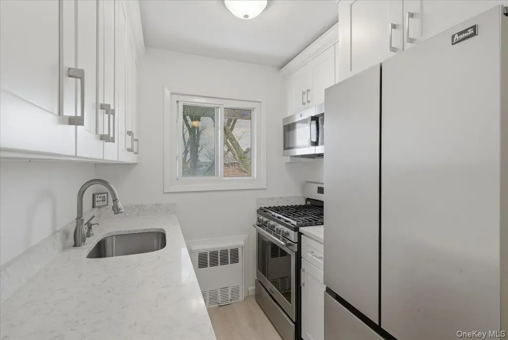 205 Edmunton Drive North Babylon NY 11703