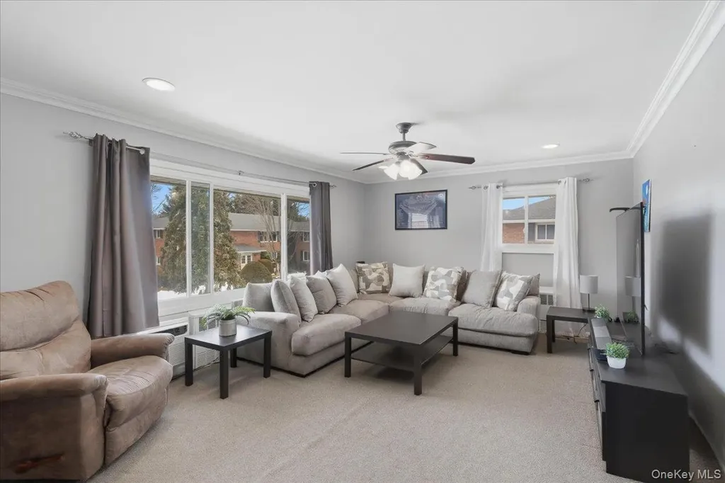 205 Edmunton Drive North Babylon NY 11703
