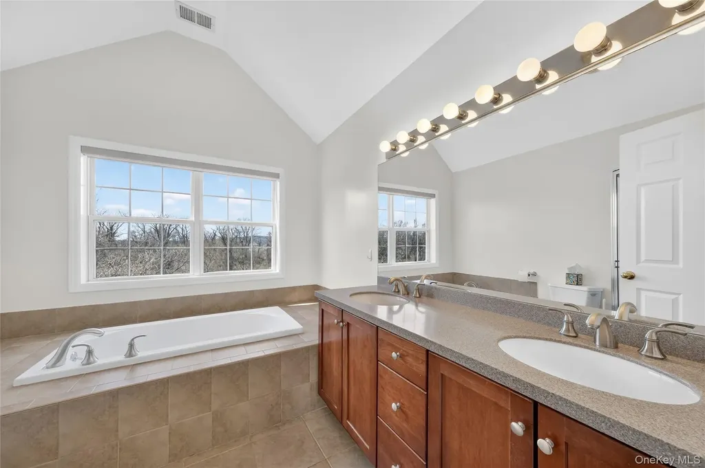 136 N River Drive Beacon NY 12508