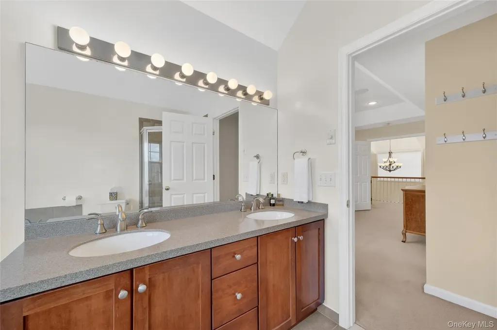 136 N River Drive Beacon NY 12508