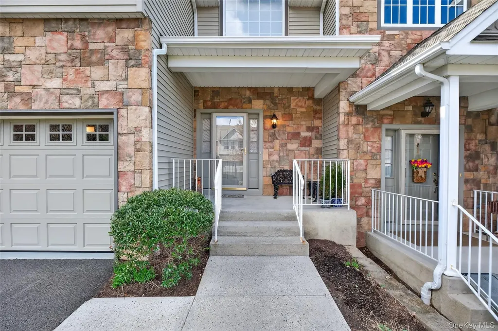 136 N River Drive Beacon NY 12508