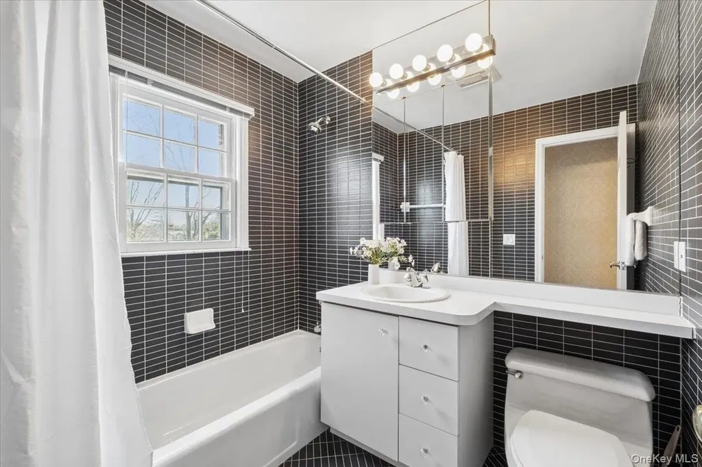 1 Normandy Lane Scarsdale NY 10583