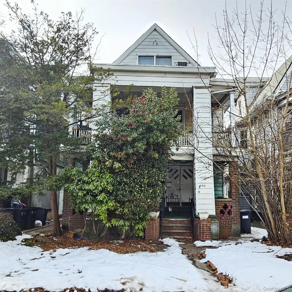 596 E 8th Street Brooklyn NY 11218