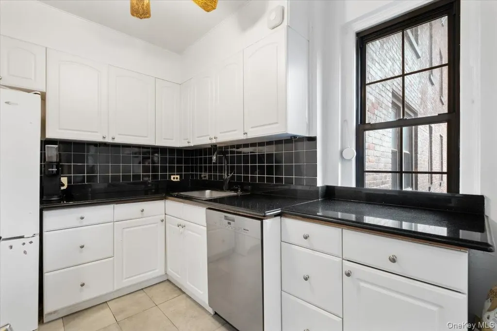 190 Garth Road Scarsdale NY 10583