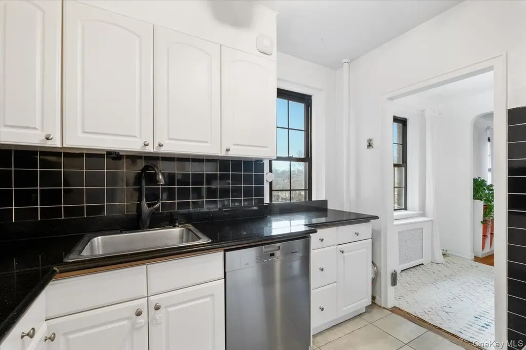 190 Garth Road Scarsdale NY 10583