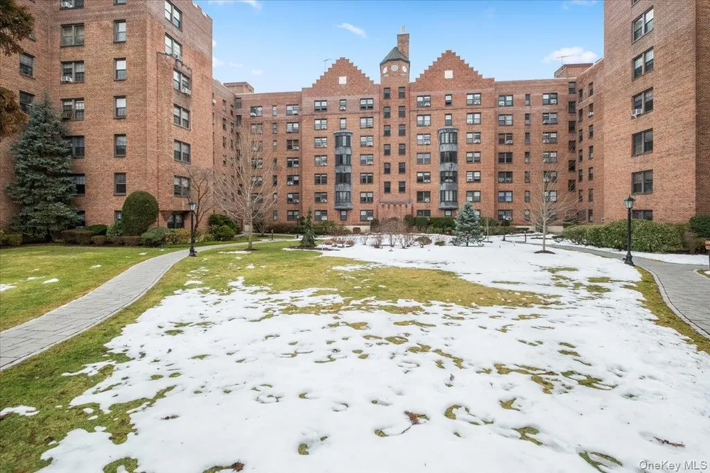 190 Garth Road Scarsdale NY 10583