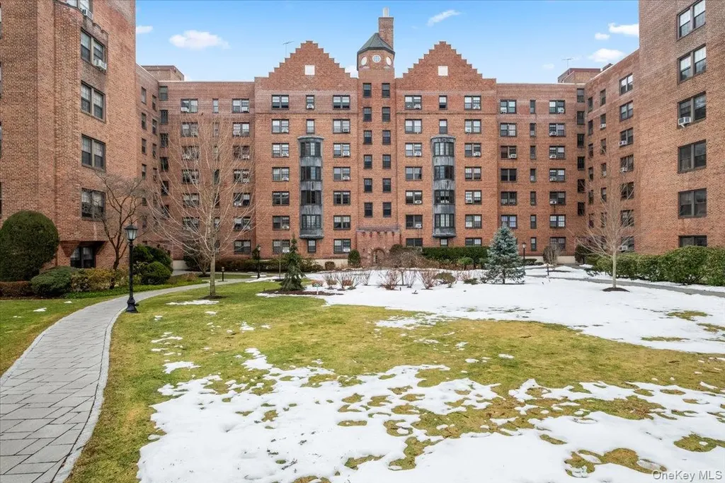 190 Garth Road Scarsdale NY 10583
