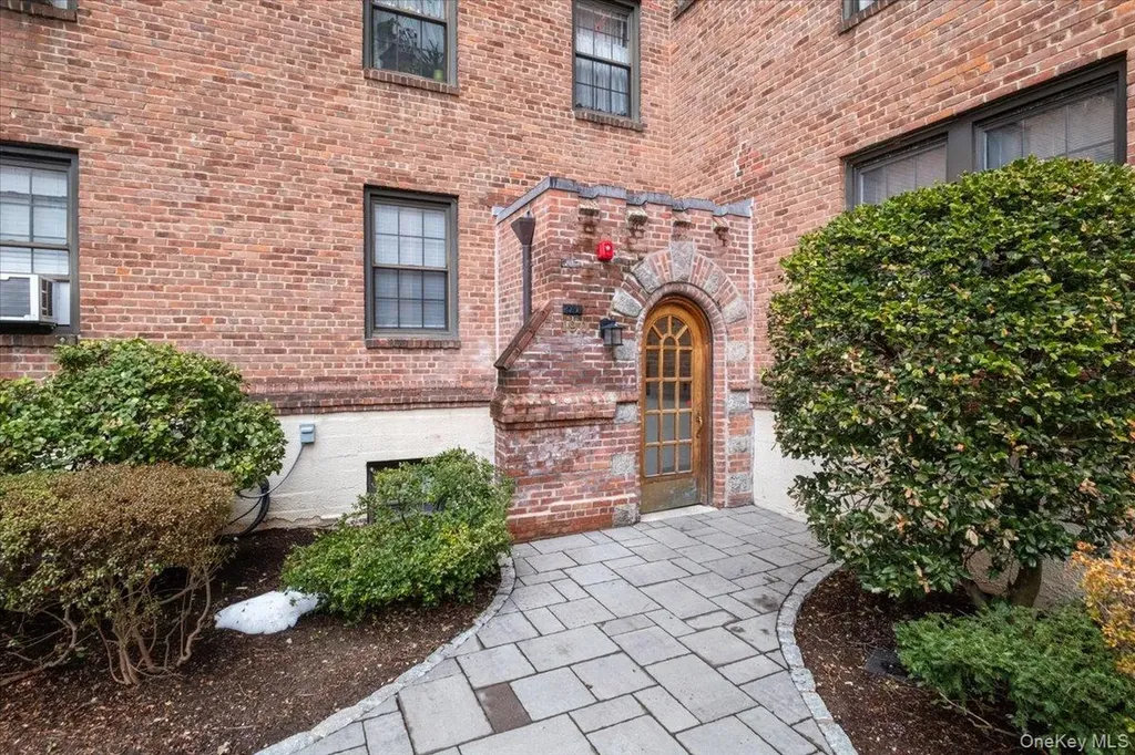 190 Garth Road Scarsdale NY 10583