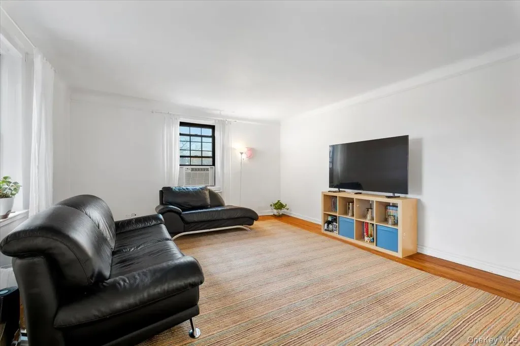 190 Garth Road Scarsdale NY 10583