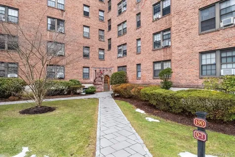 190 Garth Road Scarsdale NY 10583
