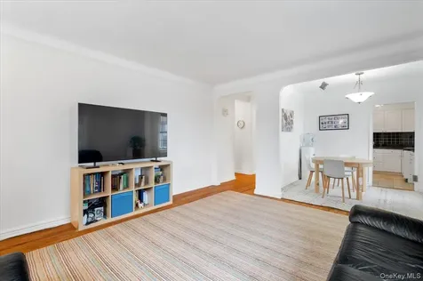 190 Garth Road Scarsdale NY 10583
