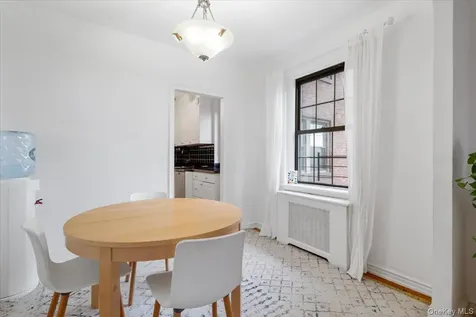 190 Garth Road Scarsdale NY 10583