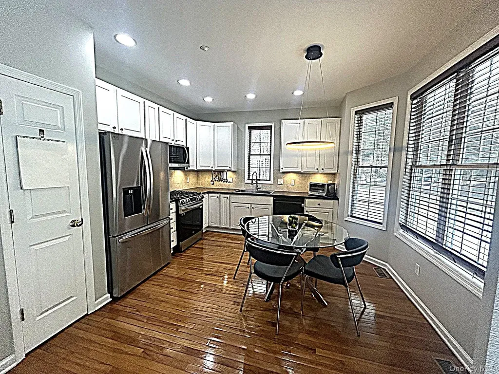 7 Limerick Court White Plains NY 10603