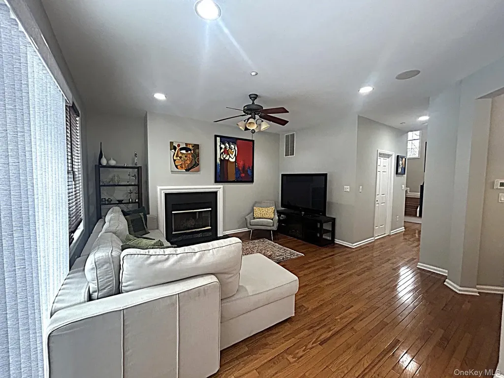 7 Limerick Court White Plains NY 10603