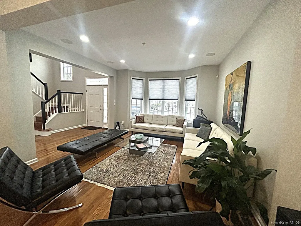 7 Limerick Court White Plains NY 10603