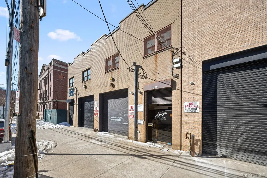 38-56 11th Street Long Island City NY 11101