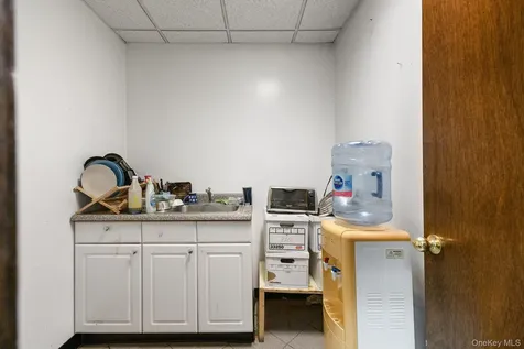 38-56 11th Street Long Island City NY 11101