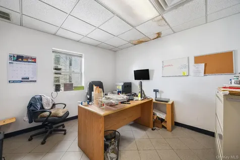38-56 11th Street Long Island City NY 11101