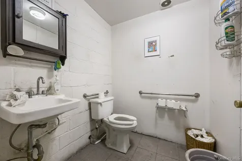 38-56 11th Street Long Island City NY 11101