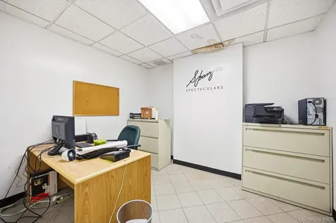 38-56 11th Street Long Island City NY 11101