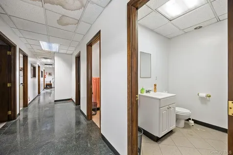 38-56 11th Street Long Island City NY 11101