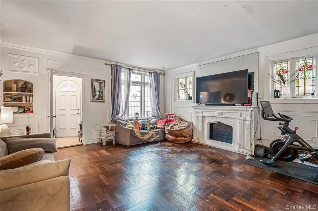 1404 E 49th Street Brooklyn NY 11234