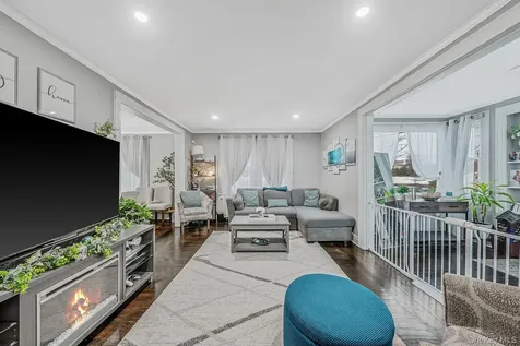 2270 Edna Court Baldwin NY 11510