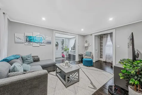 2270 Edna Court Baldwin NY 11510