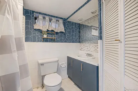 2270 Edna Court Baldwin NY 11510