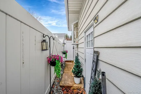 2270 Edna Court Baldwin NY 11510