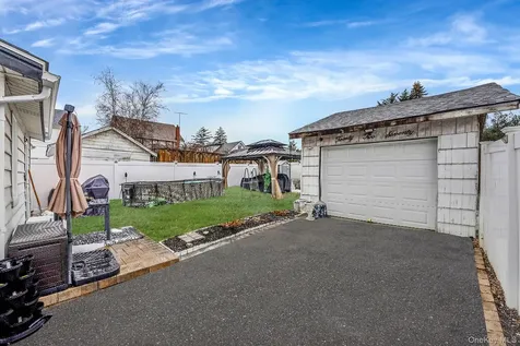 2270 Edna Court Baldwin NY 11510