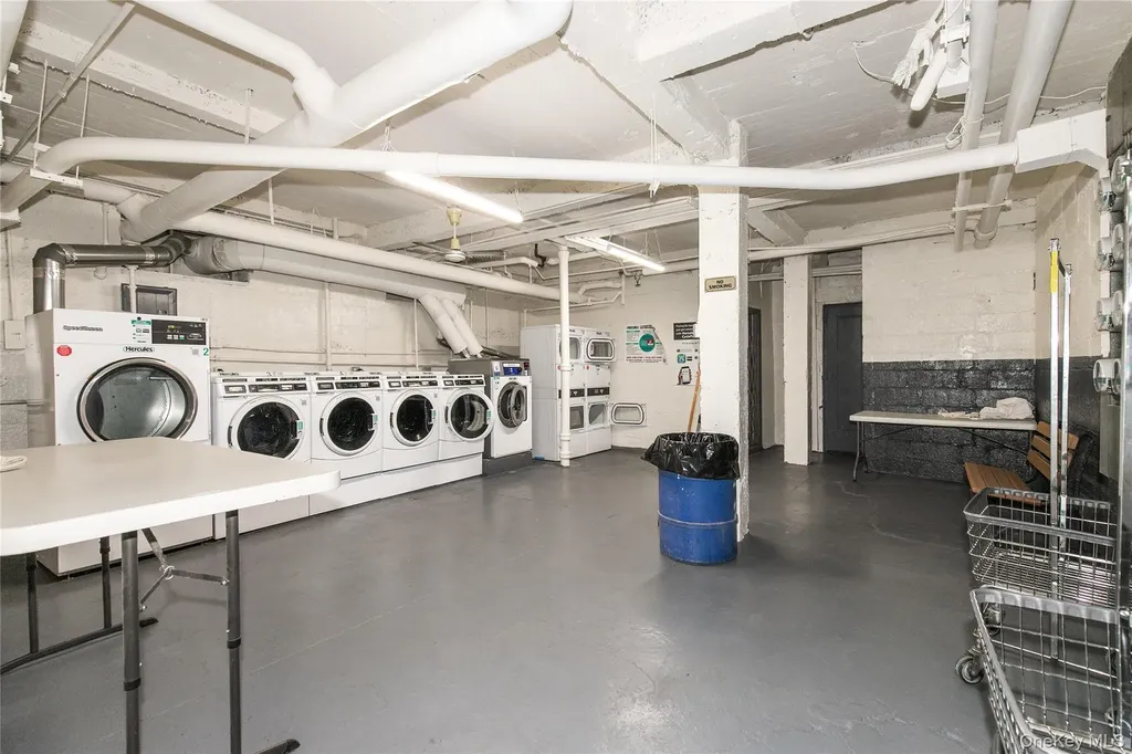 83-06 Vietor Avenue Elmhurst NY 11373