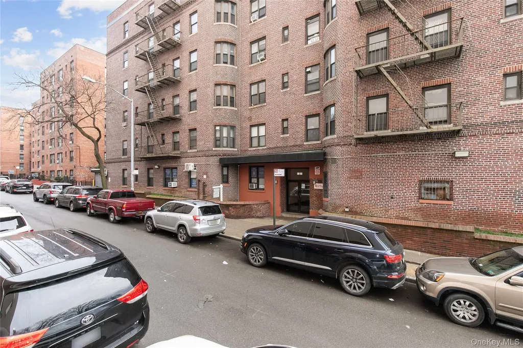 83-06 Vietor Avenue Elmhurst NY 11373
