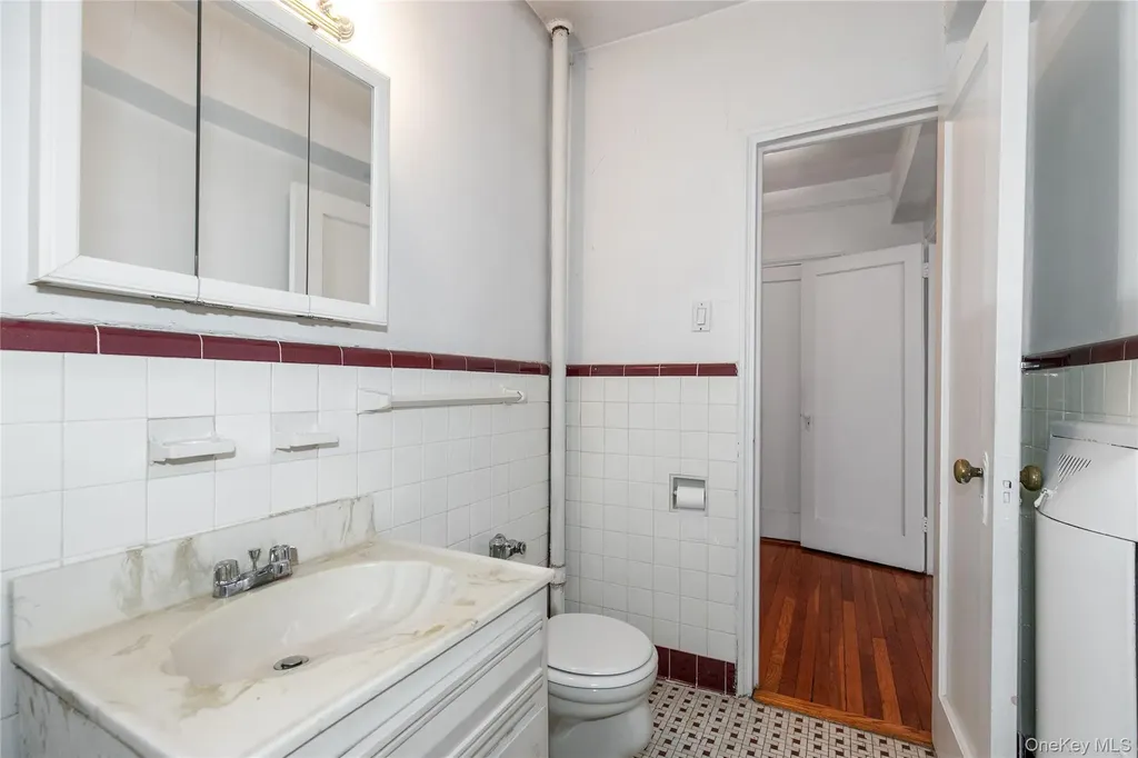 83-06 Vietor Avenue Elmhurst NY 11373