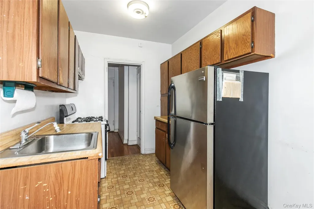 83-06 Vietor Avenue Elmhurst NY 11373