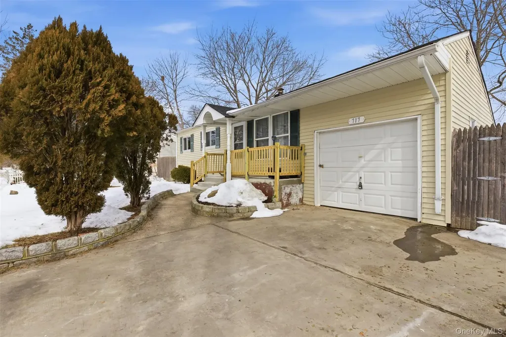 717 Doane Avenue Bellport NY 11713