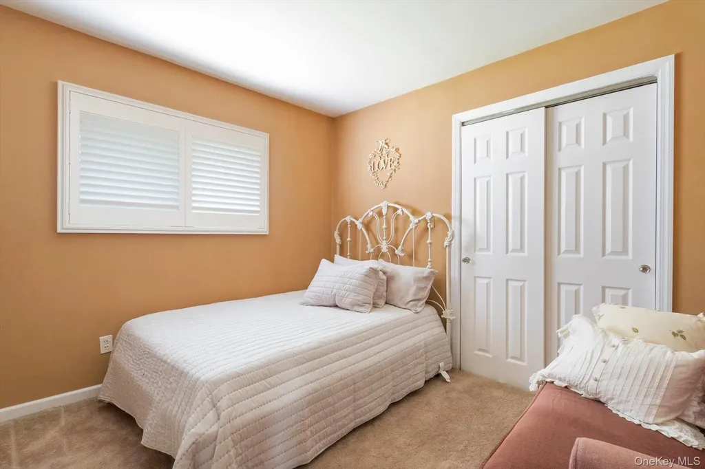 9 Rockaway Place Massapequa NY 11758